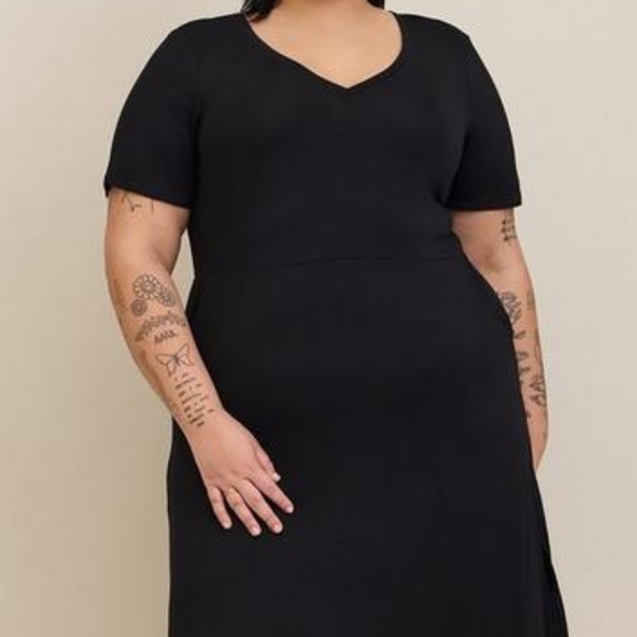 Torrid Black Midi Super Soft Dress with Pockets & Side Slits Size 2X NWT - Picture 2 of 6